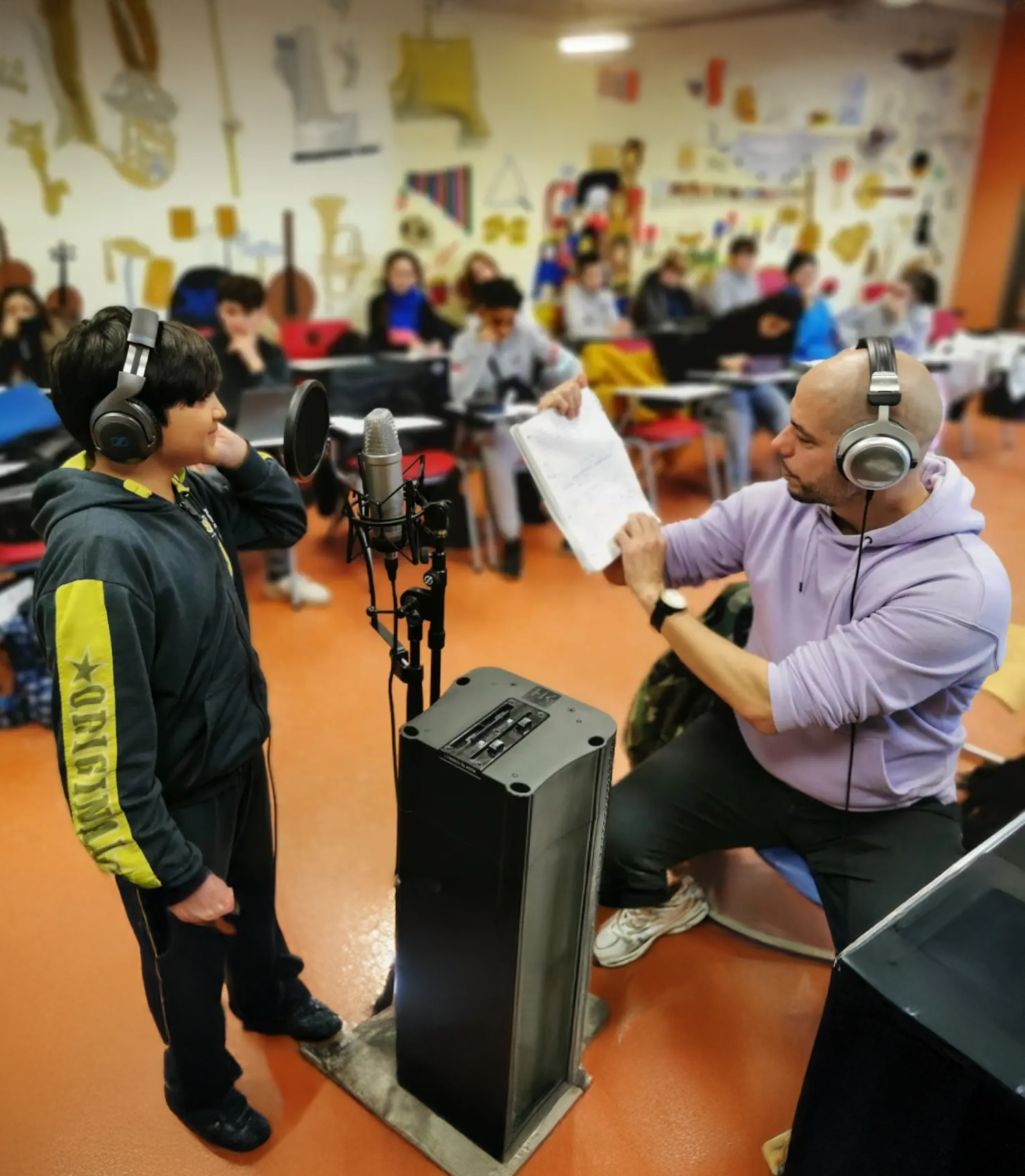 dannyfresh workshop Jugendliche nehmen am Rap Workshop für Schulen mit Danny Fresh teil